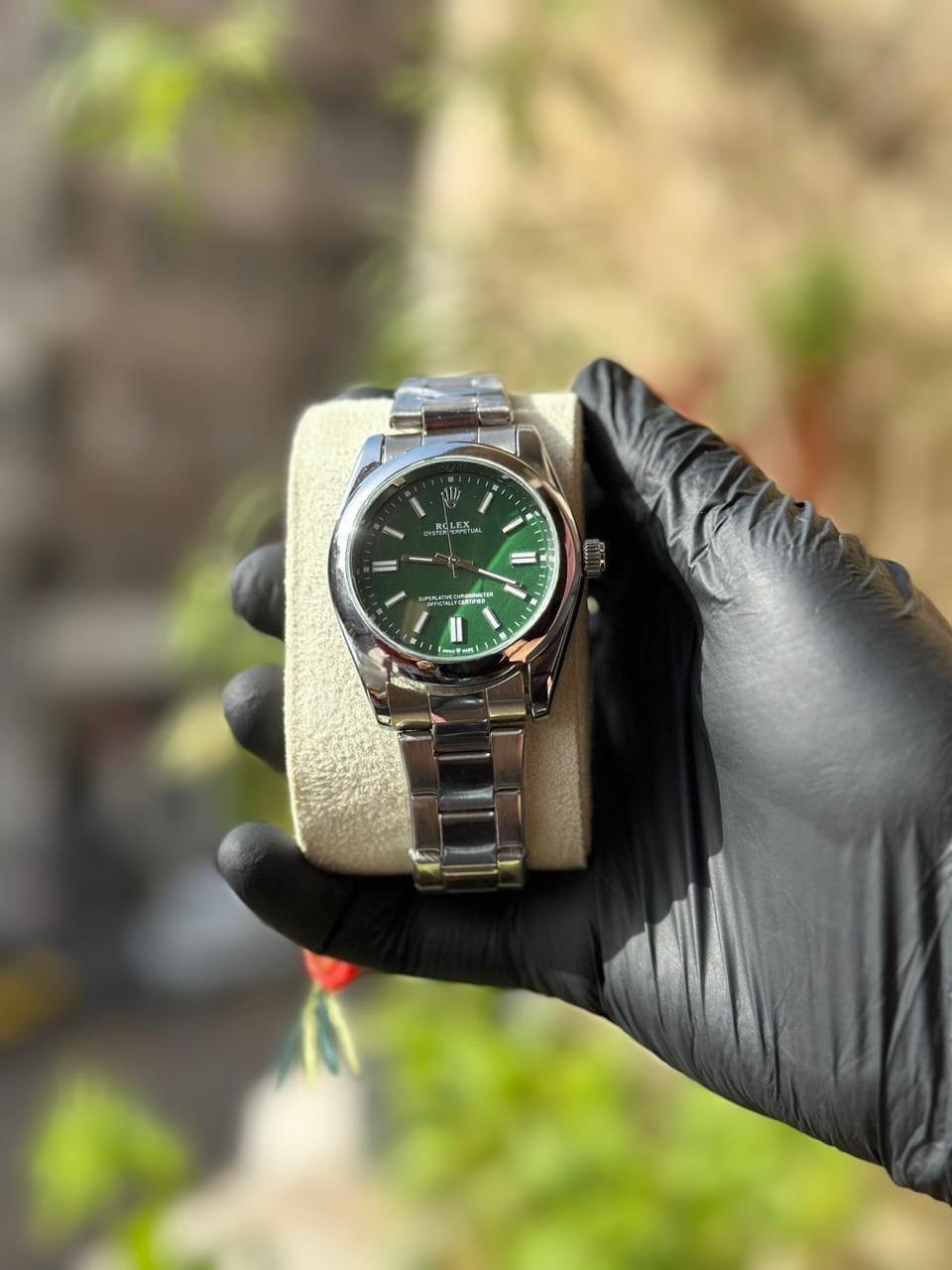 ROLEX OYSTER-PERPETUAL 